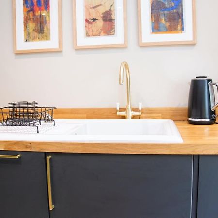 Unique 2 Bed In The Heart Of Bath With Parking Apartment Exterior photo