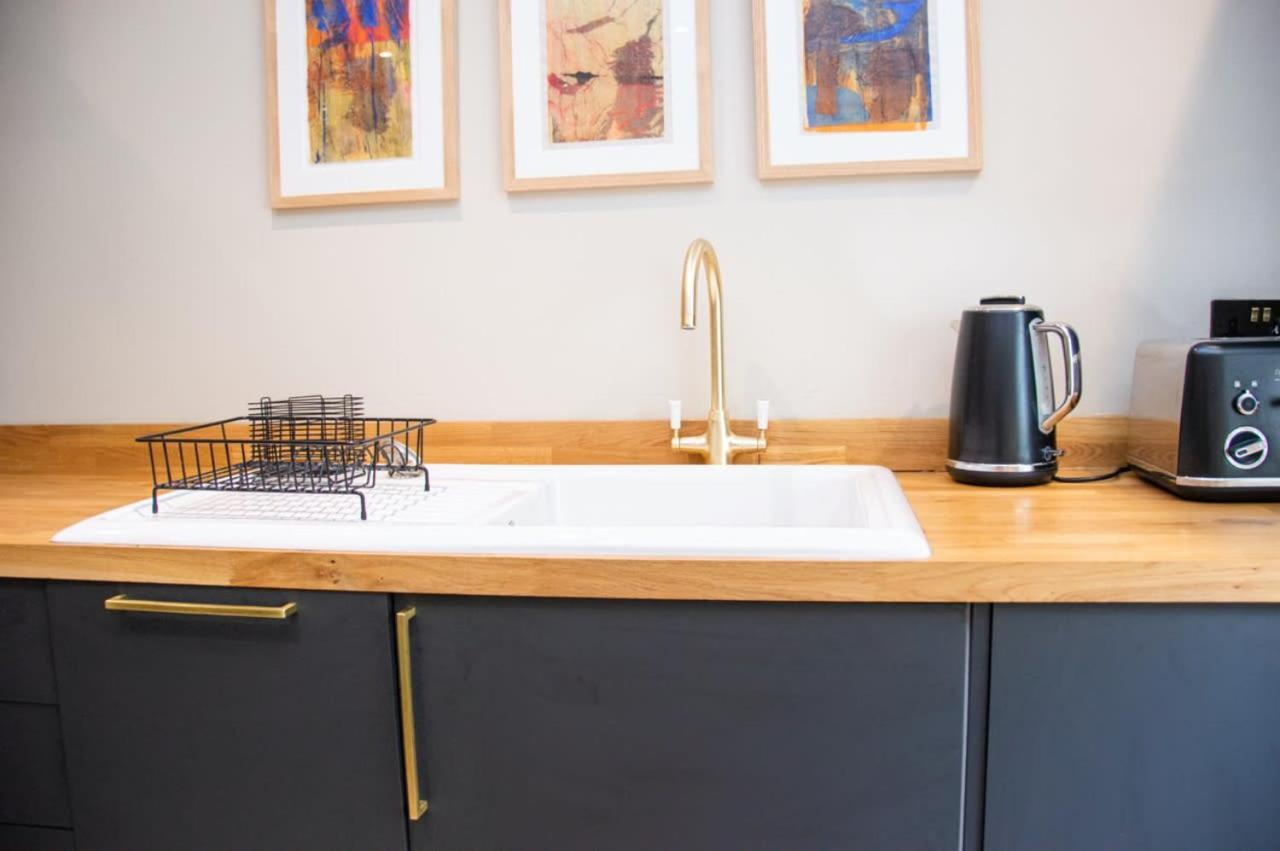 Unique 2 Bed In The Heart Of Bath With Parking Apartment Exterior photo