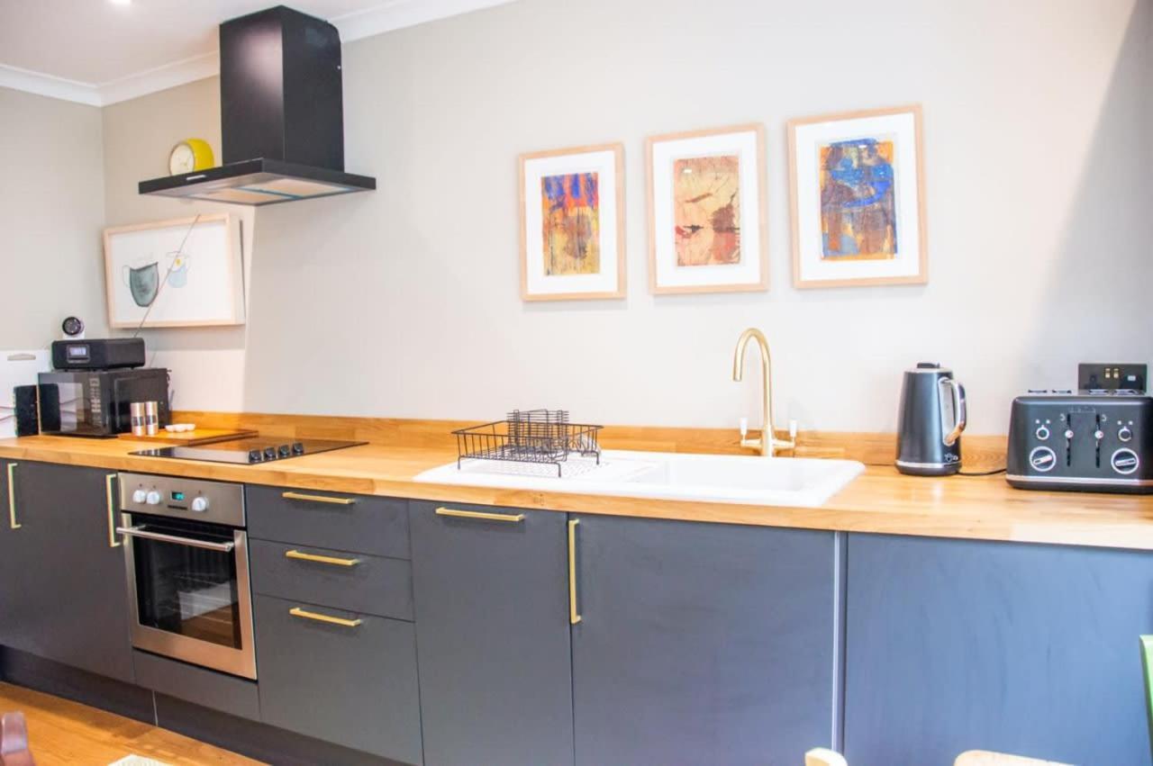 Unique 2 Bed In The Heart Of Bath With Parking Apartment Exterior photo