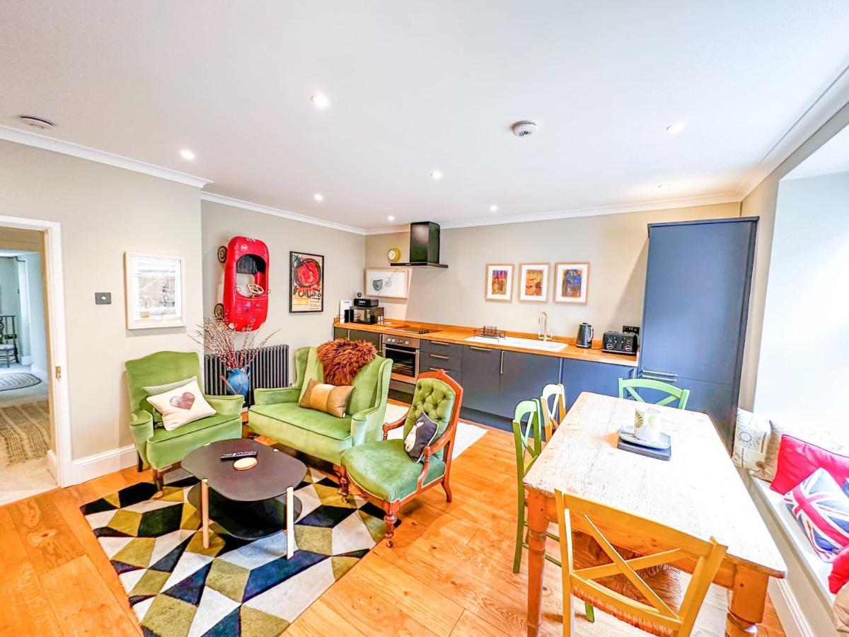 Unique 2 Bed In The Heart Of Bath With Parking Apartment Exterior photo
