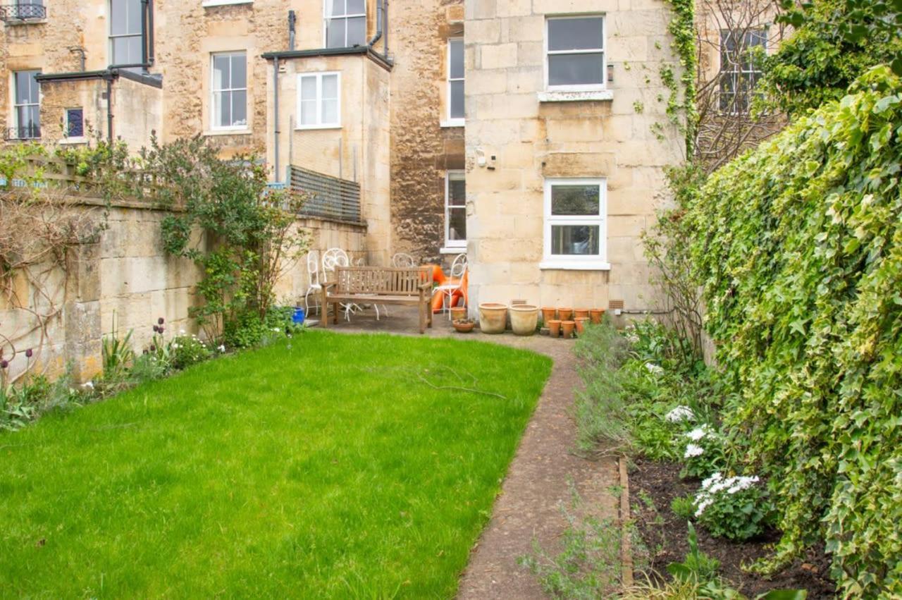 Unique 2 Bed In The Heart Of Bath With Parking Apartment Exterior photo