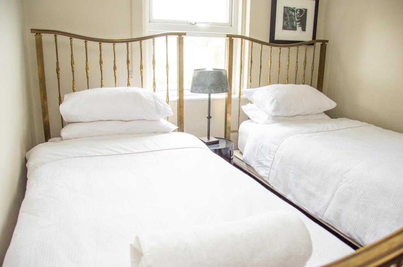 Unique 2 Bed In The Heart Of Bath With Parking Apartment Exterior photo